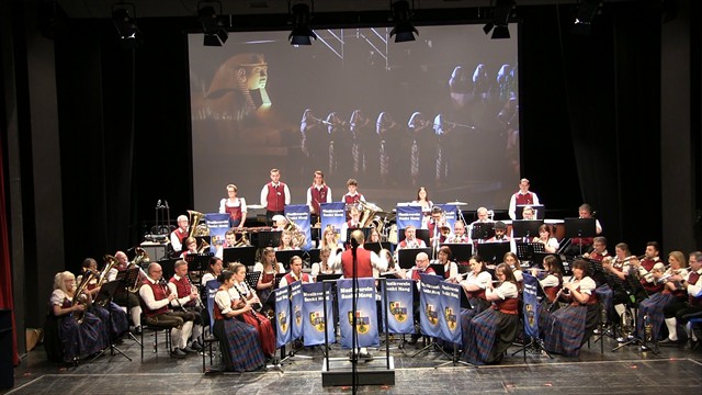  Hymne und Triumpfmarsch